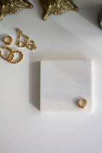 Load image into Gallery viewer, pedestal